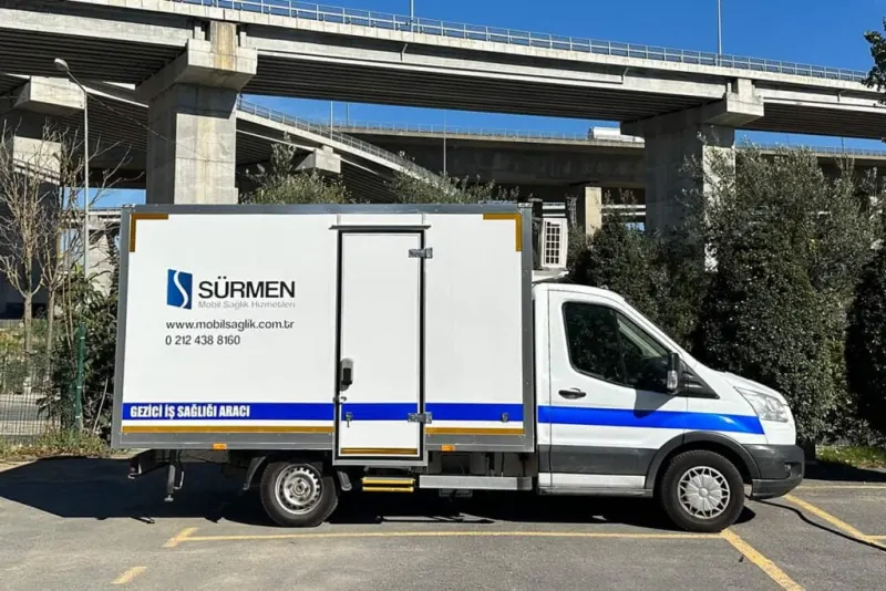 İşyeri önünde Sürmen mobil sağlık aracı